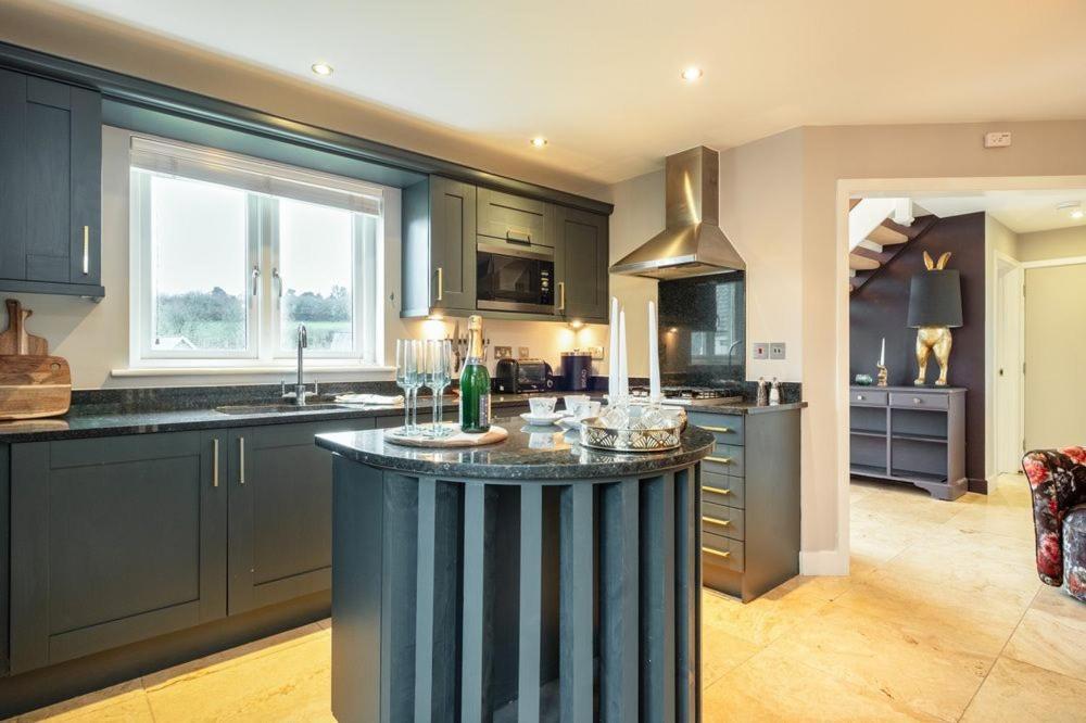 Holiday home Luxurious 4 Bedroom New England Style - Trewhiddle V5