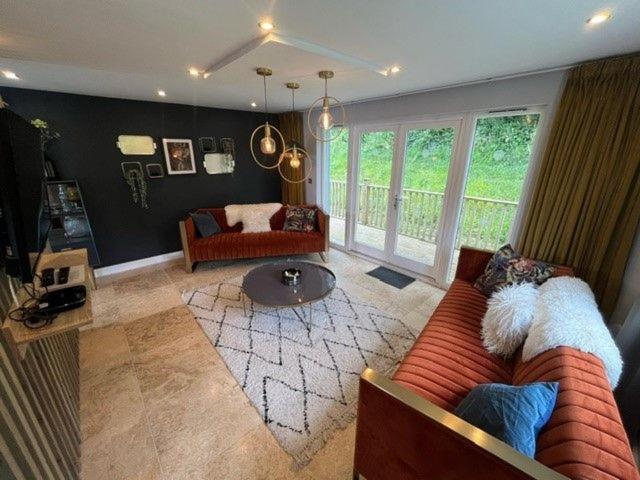 Luxurious 4 Bedroom New England Style - Trewhiddle V5 *